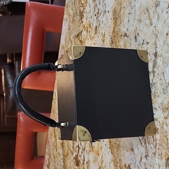 Antonio Melani Courtney Grow Gemma box purse leather black - Picture 3 of 8